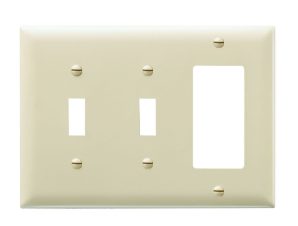 TP226I - Trademaster Wallplate 3G 2 Toggle 1 Decor Iv