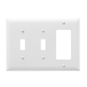 TP226W - Trademaster Wallplate 3G 2 Toggle 1 Decor WH