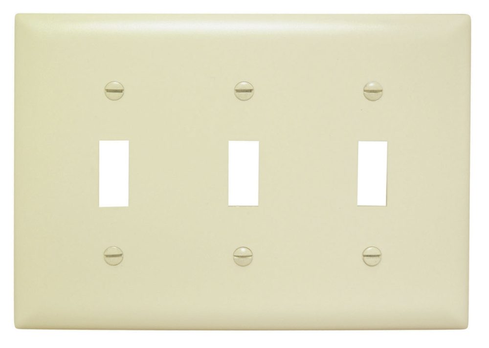 TP3I - Trademaster Wallplate 3G 3 Toggle Iv