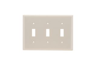 TP3LA - Trademaster Wallplate 3G 3 Toggle La